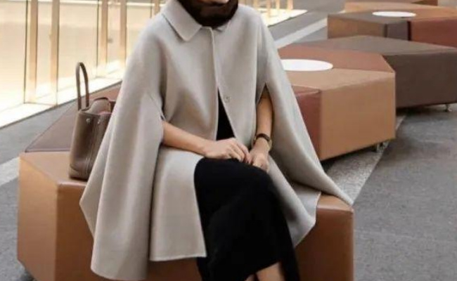 50岁的女人要如何穿衣，怎么搭配显年轻 