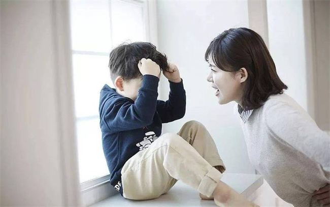 男孩在学校遭欺负怎么办 