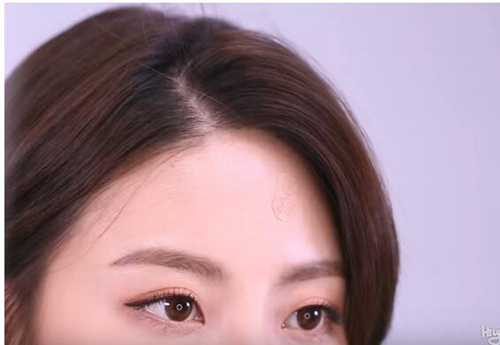 女生头发塌塌的怎么办 头发太软扁塌如何蓬松