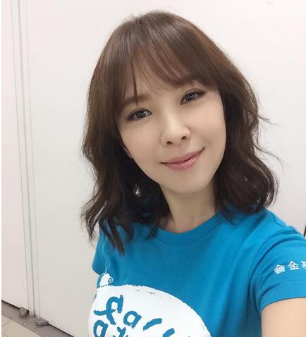 女生头发塌塌的怎么办 头发太软扁塌如何蓬松