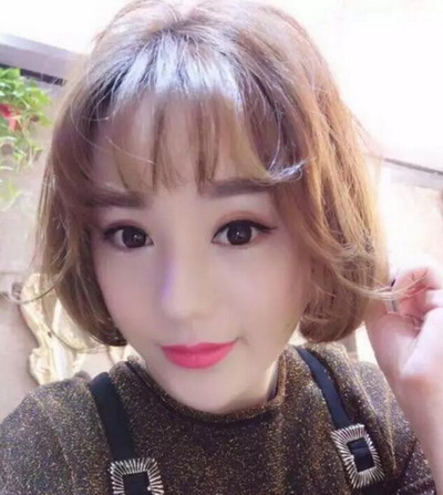 小脸头发少妹子适合的最新空气烫短发发型