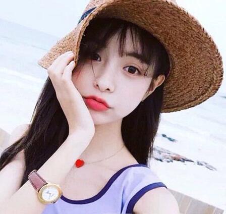 2024女生发型流行中长发