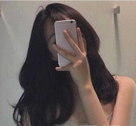 2024女生发型流行中长发