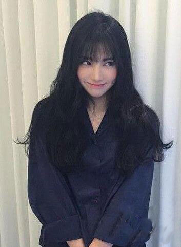 今年流行微卷长发发型 变美就靠它