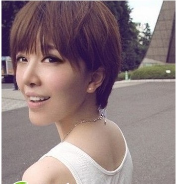 清爽可爱的女生短发蘑菇头 　简约的设计凸显精美