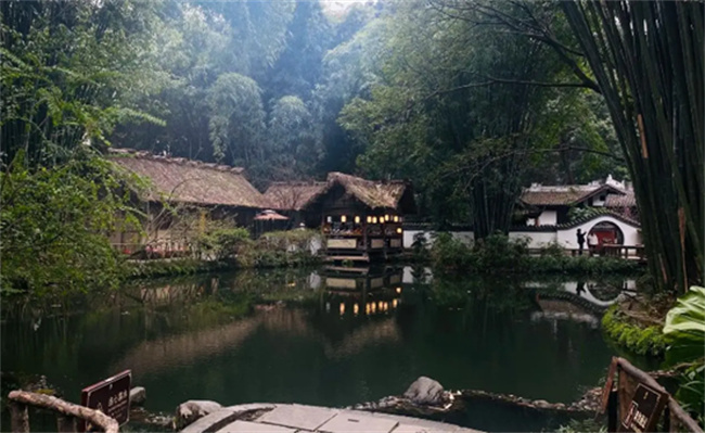 成都2日游要怎么玩，可以去哪些景点 