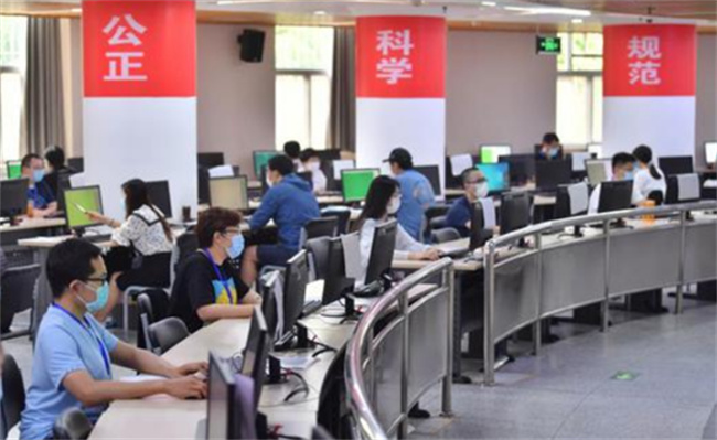 高考评卷工作全面开启，分数如何出炉 