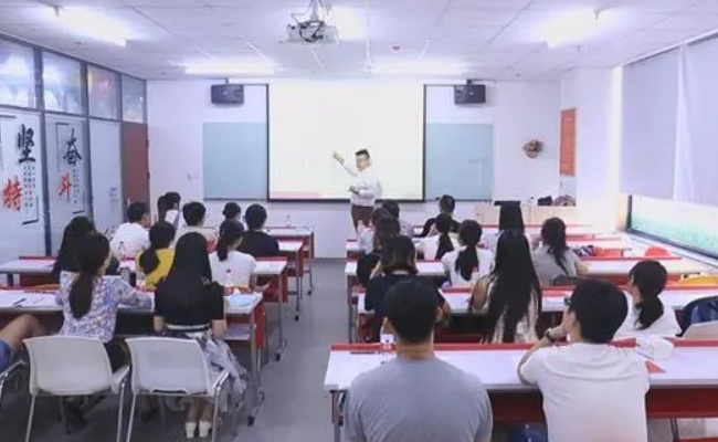 培训机构卷款跑路多发，要如何加强监管 