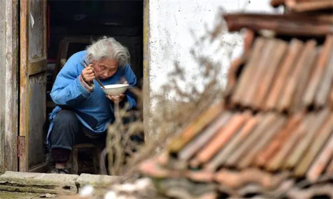 老年时不想孩子对你冷漠无情怎么办 