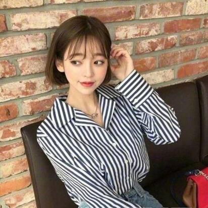 甜美女生超爱的韩式短发空气刘海发型