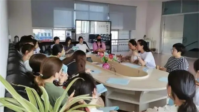 家委会是教师与家长之桥  沟通的纽带 