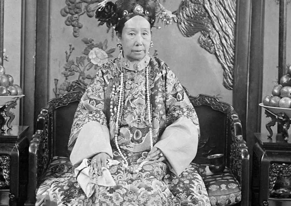 慈禧是这么死的 世人怎么评价慈禧 
