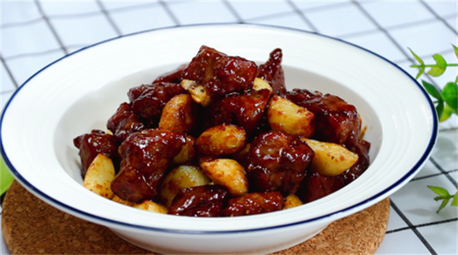 蒜香黑椒牛肉粒怎么做 