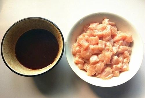 宫保鸡丁的制作步骤 怎么炒宫保鸡丁好吃又简单 