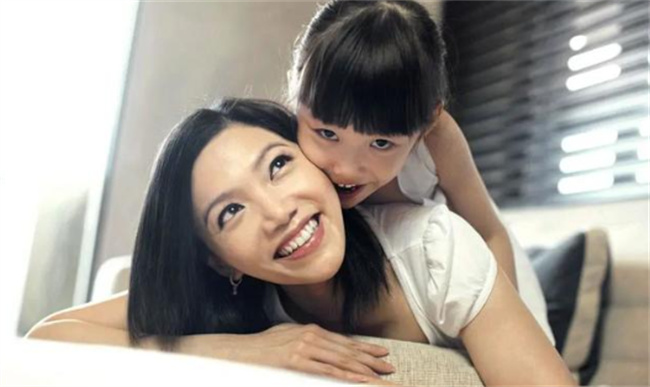 爱打扮和不爱打扮的妈养出来的娃有啥不同吗 