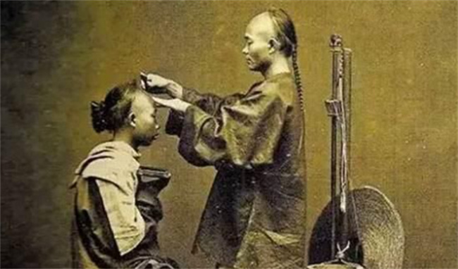 清朝男子头发为什么剃一半 
