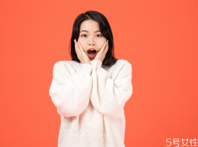 不吃晚饭会导致脱发吗 减肥掉头发还能恢复吗