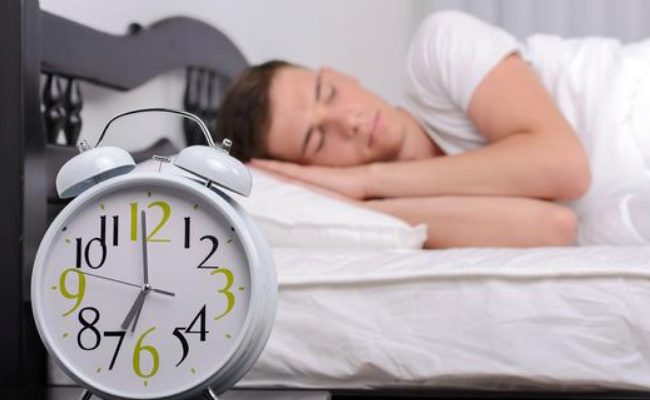 ​睡眠充足对身体健康有什么好处，睡眠不足有哪些坏处 