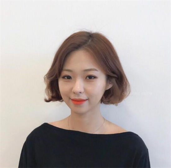 韩国头型女短发烫发图片
