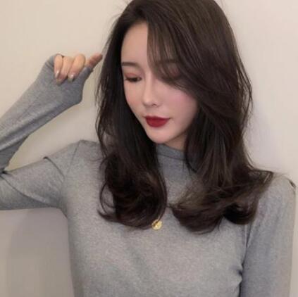 韩式烫头发中长发女卷,很好打理凸显少女心
